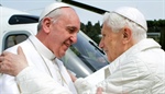 2013: Året då Benedict XVI avgick och påve Franciskus kom.
