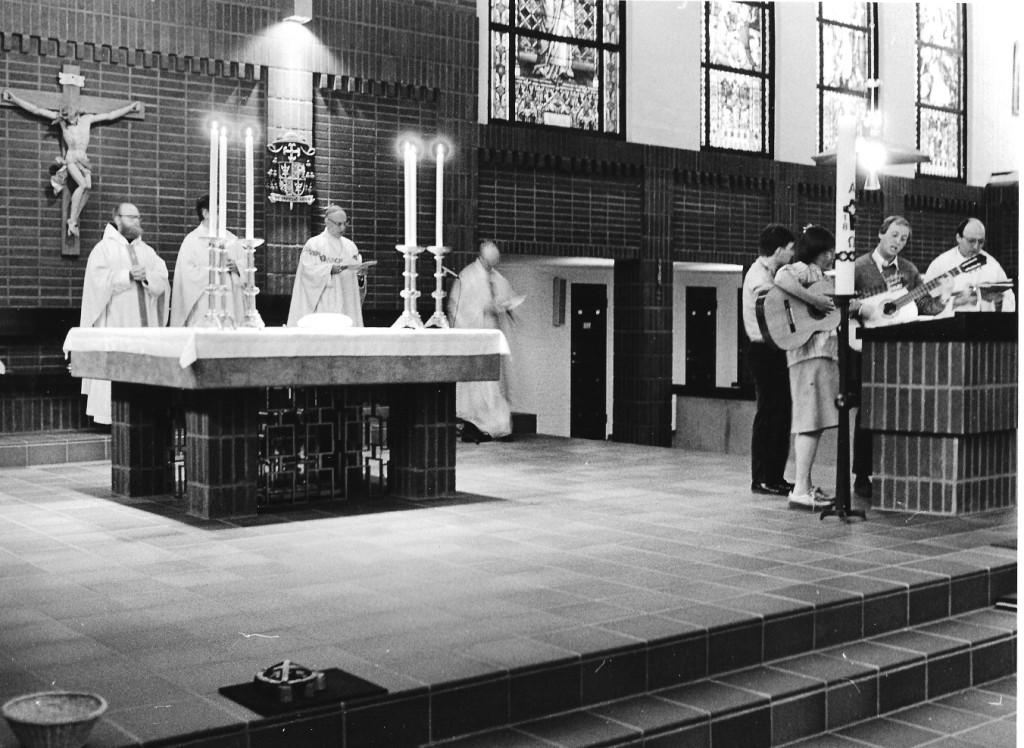 Katolska domkyrkan 11 maj 1985 Biskop Brandenburg m.fl.